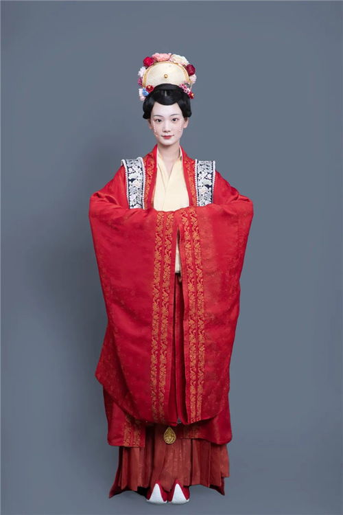 華夏衣冠,跨越千年 北京服裝學(xué)院助力 中國(guó)詩詞大會(huì) 呈現(xiàn)古代婚禮服飾